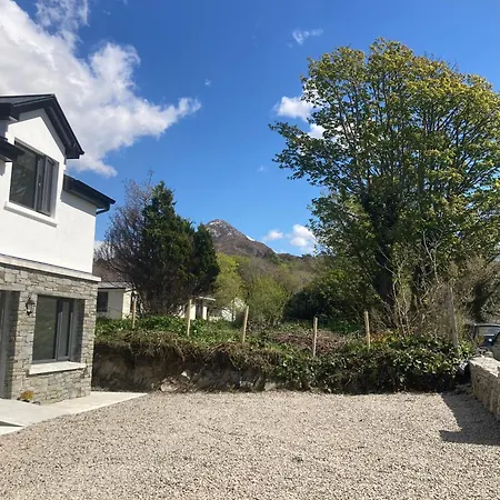 Ferienhaus Boutique Village - Entrance To Connemara National Park